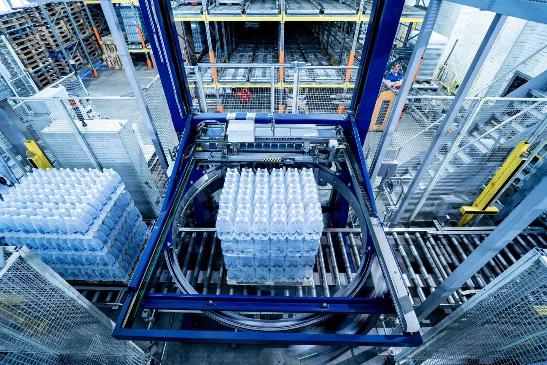 modern-strapping-transporting-machine-packaging-line-beverage-plant